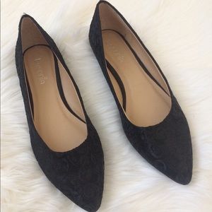 Lasonia pointed toe textured flats